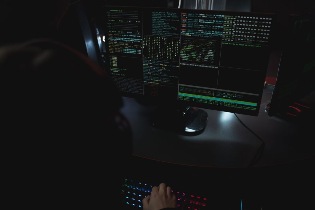 EÚ a Británia tvrdo zasiahli proti ruským hackerom, útoky sa dotkli aj Slovenska