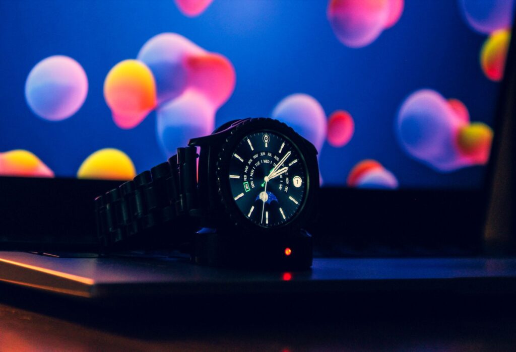 Amazfit ide proti prúdu: Nové hodinky prinesú solárne nabíjanie aj MIP displej