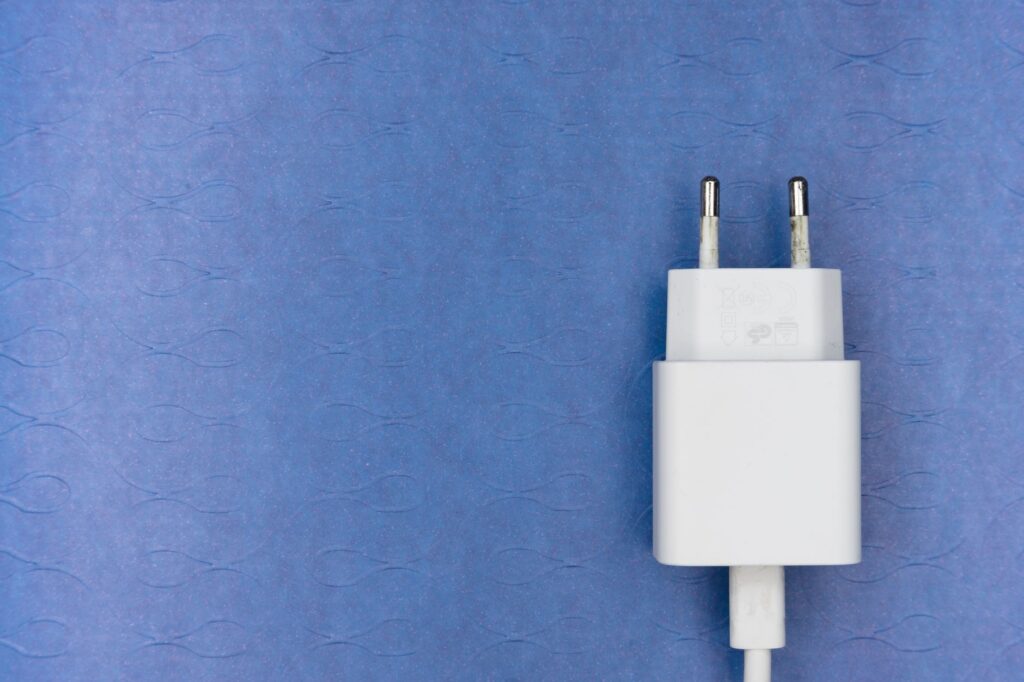 Nový energetický štítok EÚ odhaľuje skutočnú spotrebu smartfónov a tabletov