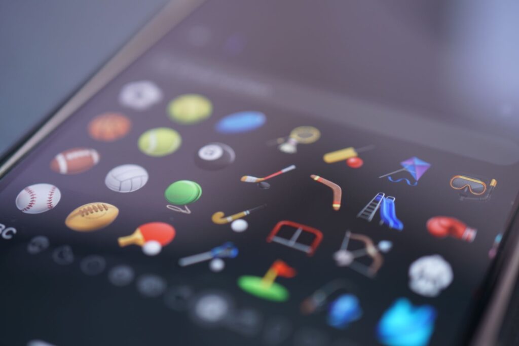 Svetový deň emoji: Čo skrývajú ikony, ktoré denne používate?