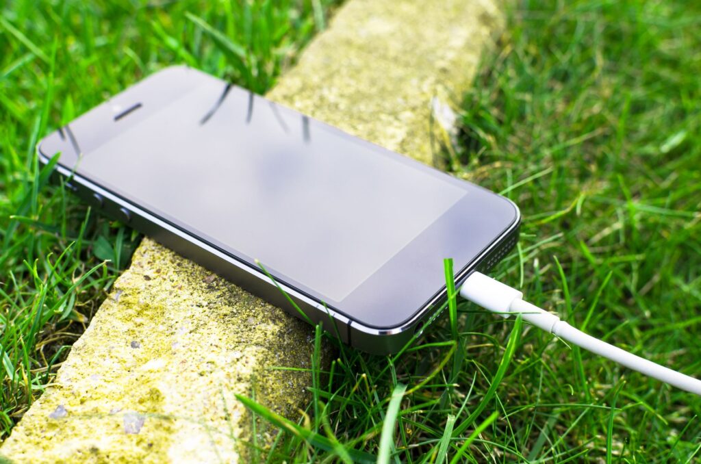 Telefón jej začal horieť pri hlave počas spánku: Ako predísť nočnej moré?