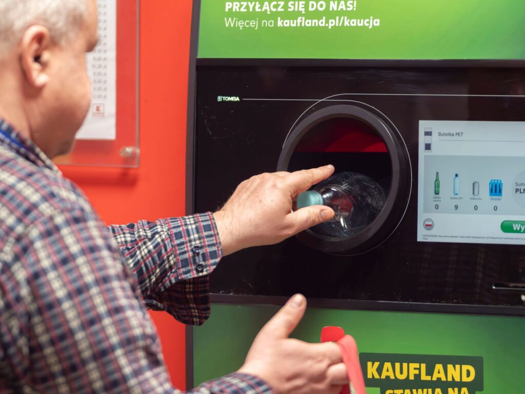 PET fľaše a plechovky odovzdáte už aj na čerpacích staniciach. Kde presne?