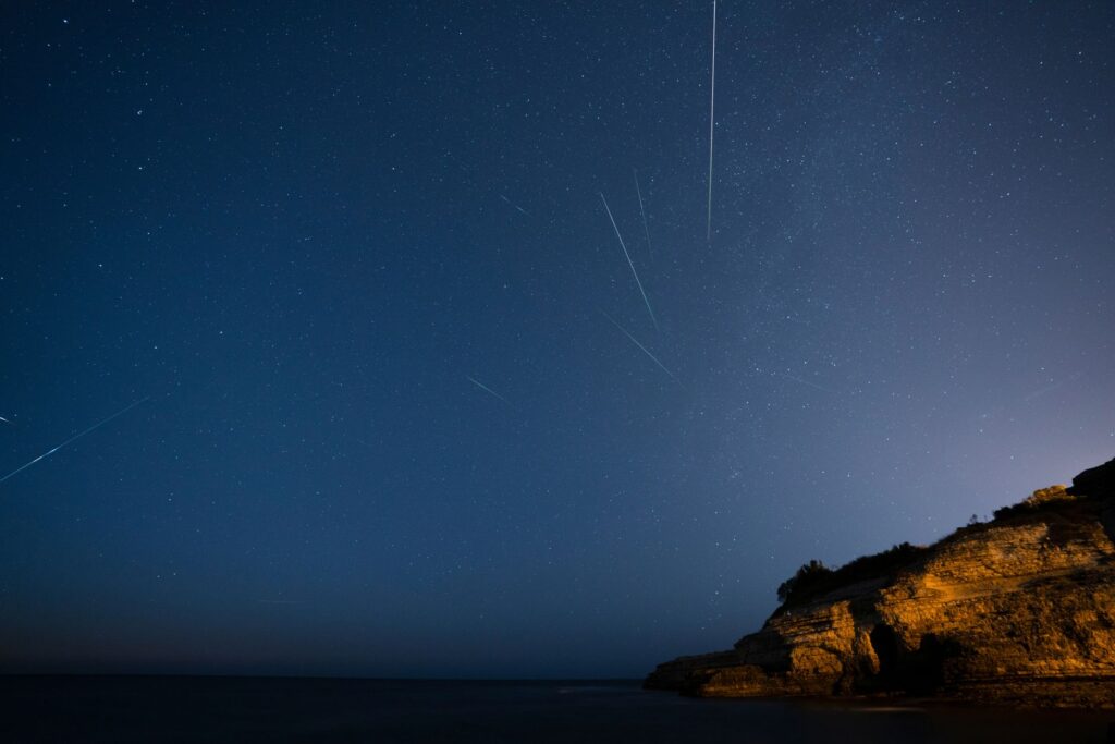 Nočná obloha ponúkne ohnivé divadlo: Perzeidy oslnia až stovkou meteorov za hodinu