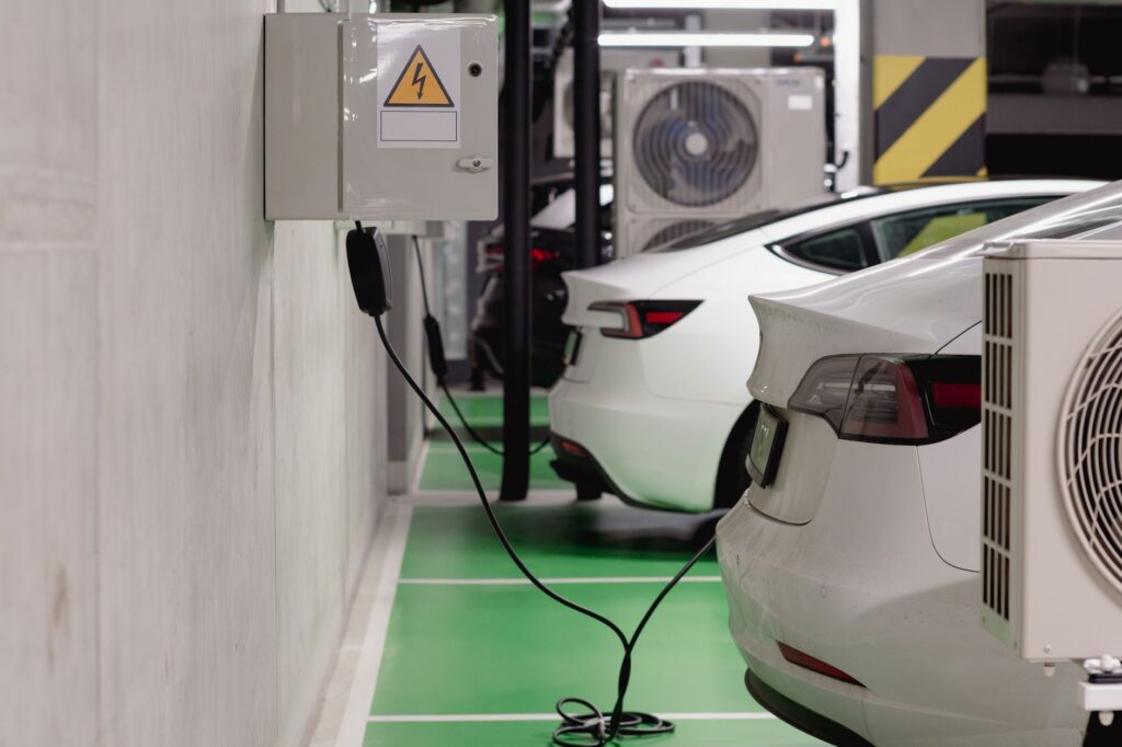 Elektromobily netrápi len batéria: Toto sú najčastejšie poruchy