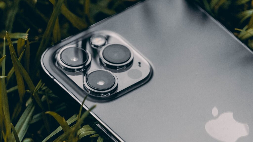 Revolúcia vo fotografovaní: OPPO potvrdilo smartfón s tromi 200 Mpx fotoaparátmi