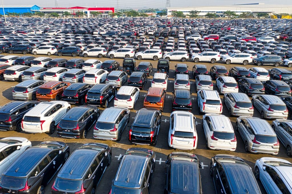 Čína brzdí cenovú vojnu: Automobilky dostali nové pravidlá pre expanziu do Európy